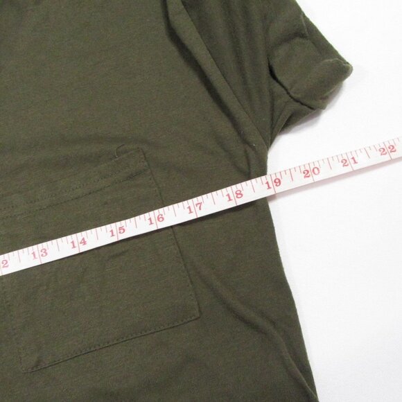 Green short Sleeve V-Neck
New - Picture 6 of 7